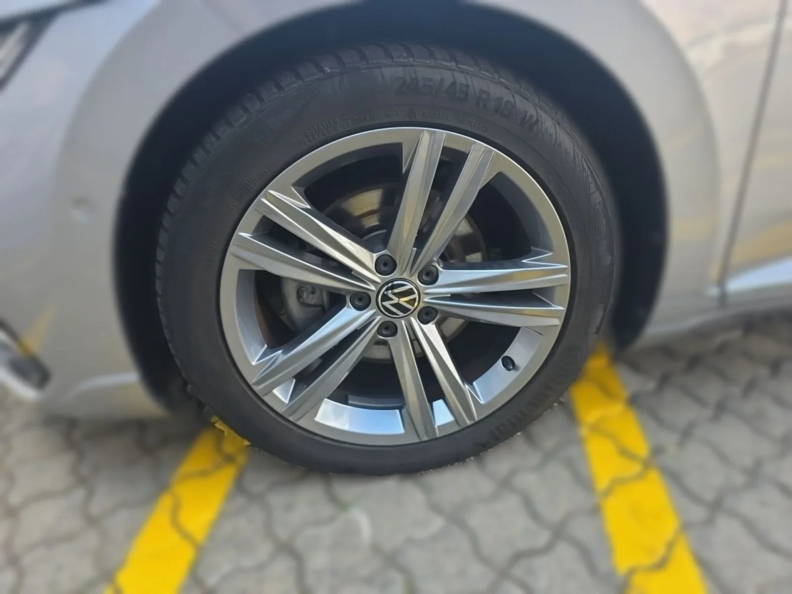 Volkswagen Arteon Shooting Brake 2.0 TDI R-Line AHK IQLIGHT