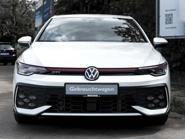 Volkswagen Golf VIII GTI 2.0 TSI Leder AHK IQ.Light Navi ParkAssistPro AreaView Standhz H&K AppConnect DSG