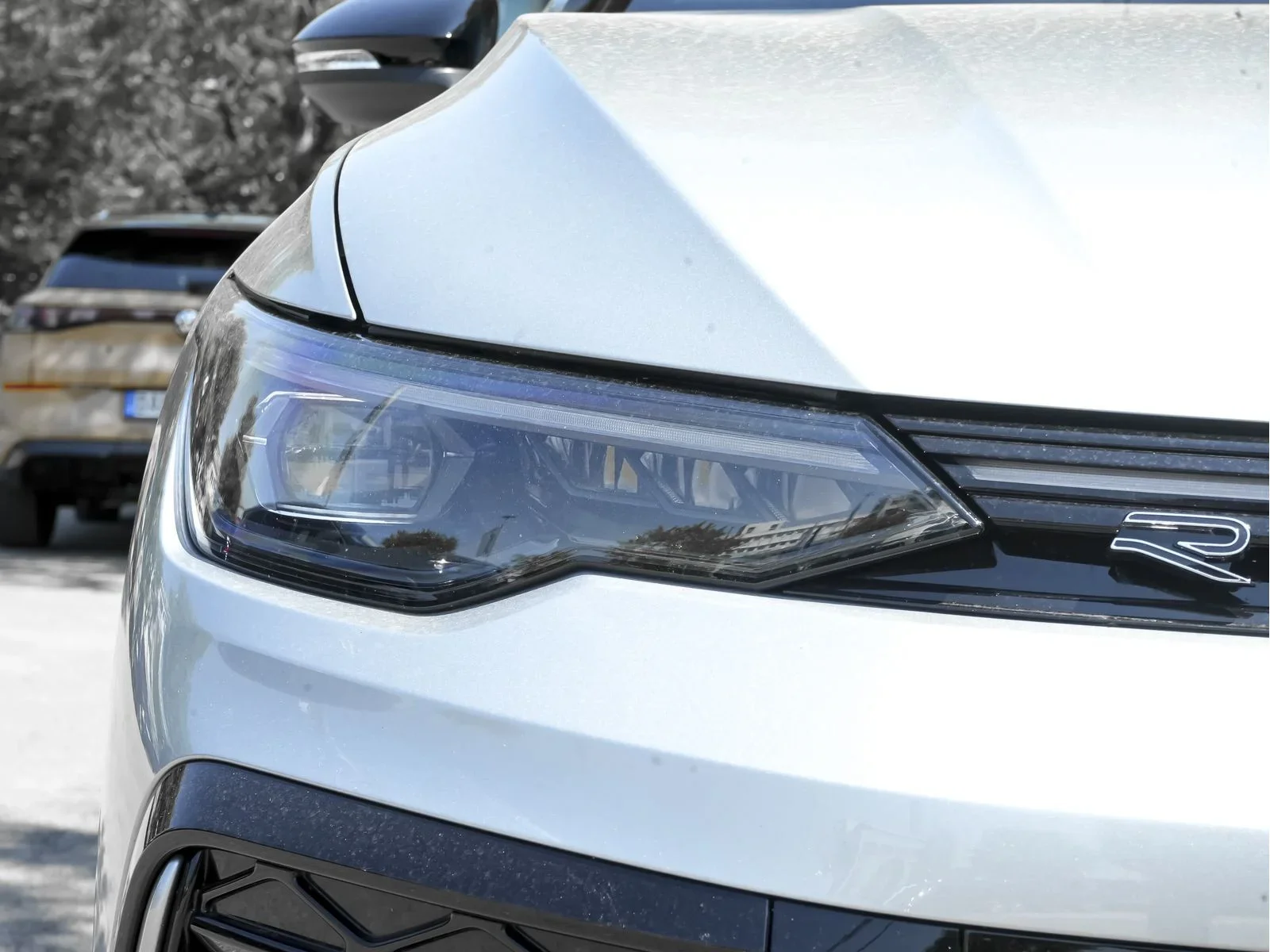 Volkswagen Golf VIII 2.0 TDI R-Line BlackStyle AHK IQ.Light Navi Pano HuD AreaView Standhz H&K App DSG