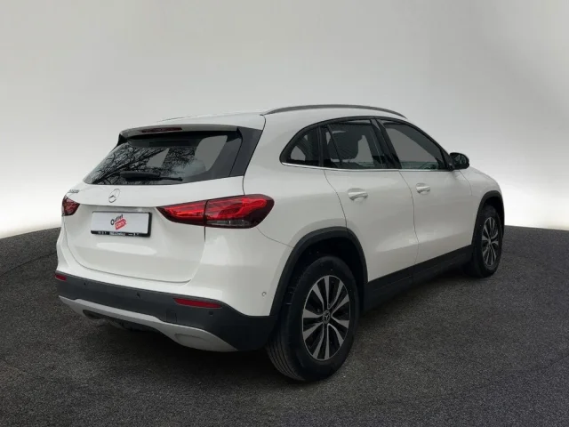 Mercedes-Benz GLA 250 Style AHK LED 360°KAM PARK-ASSISTENT