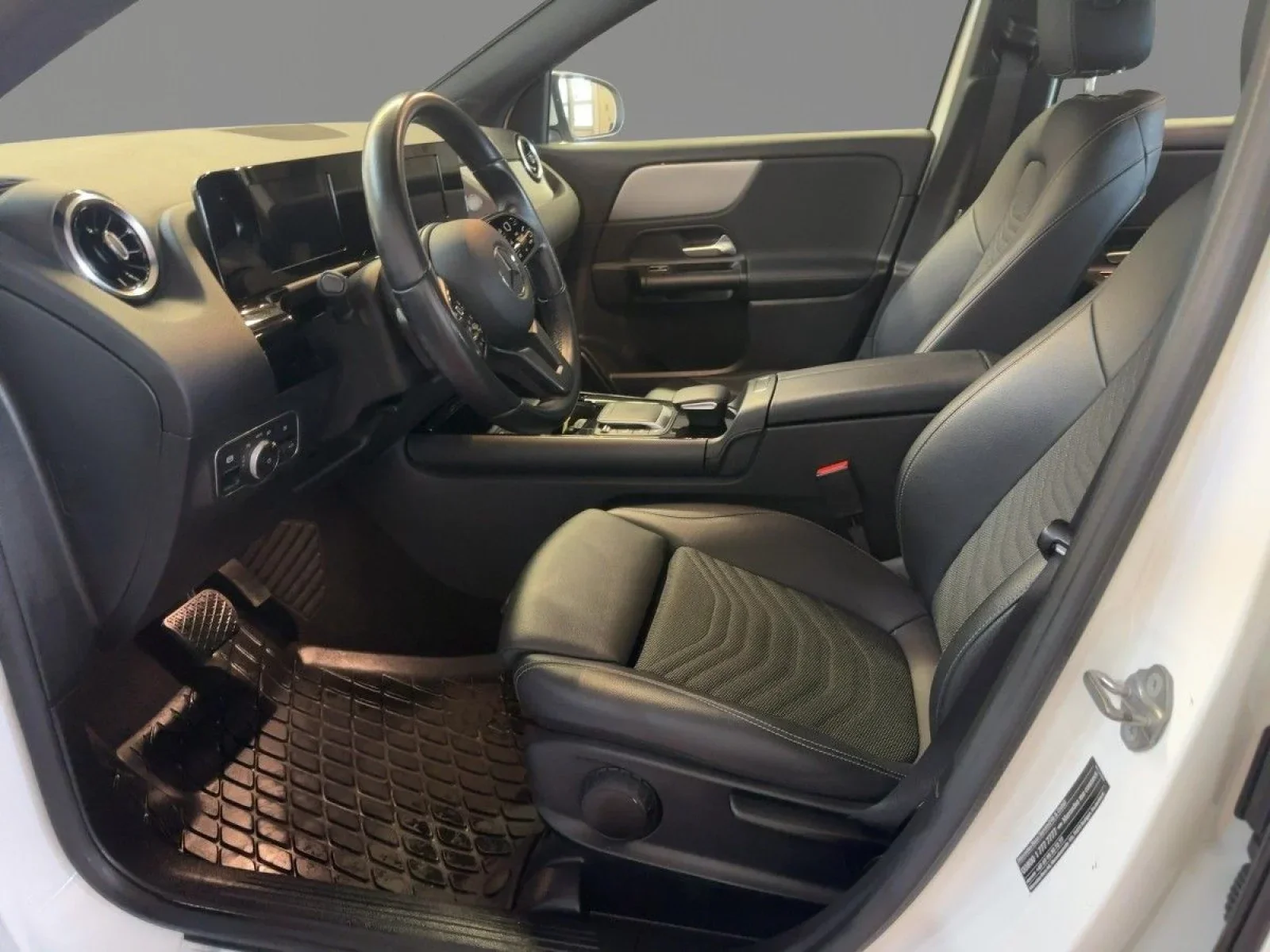 Mercedes-Benz GLA 250 Style AHK LED 360°KAM PARK-ASSISTENT