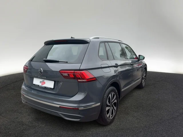 Volkswagen Tiguan ACTIVE 1.5 TSI DSG AHK LED NAVI PDC SHZ