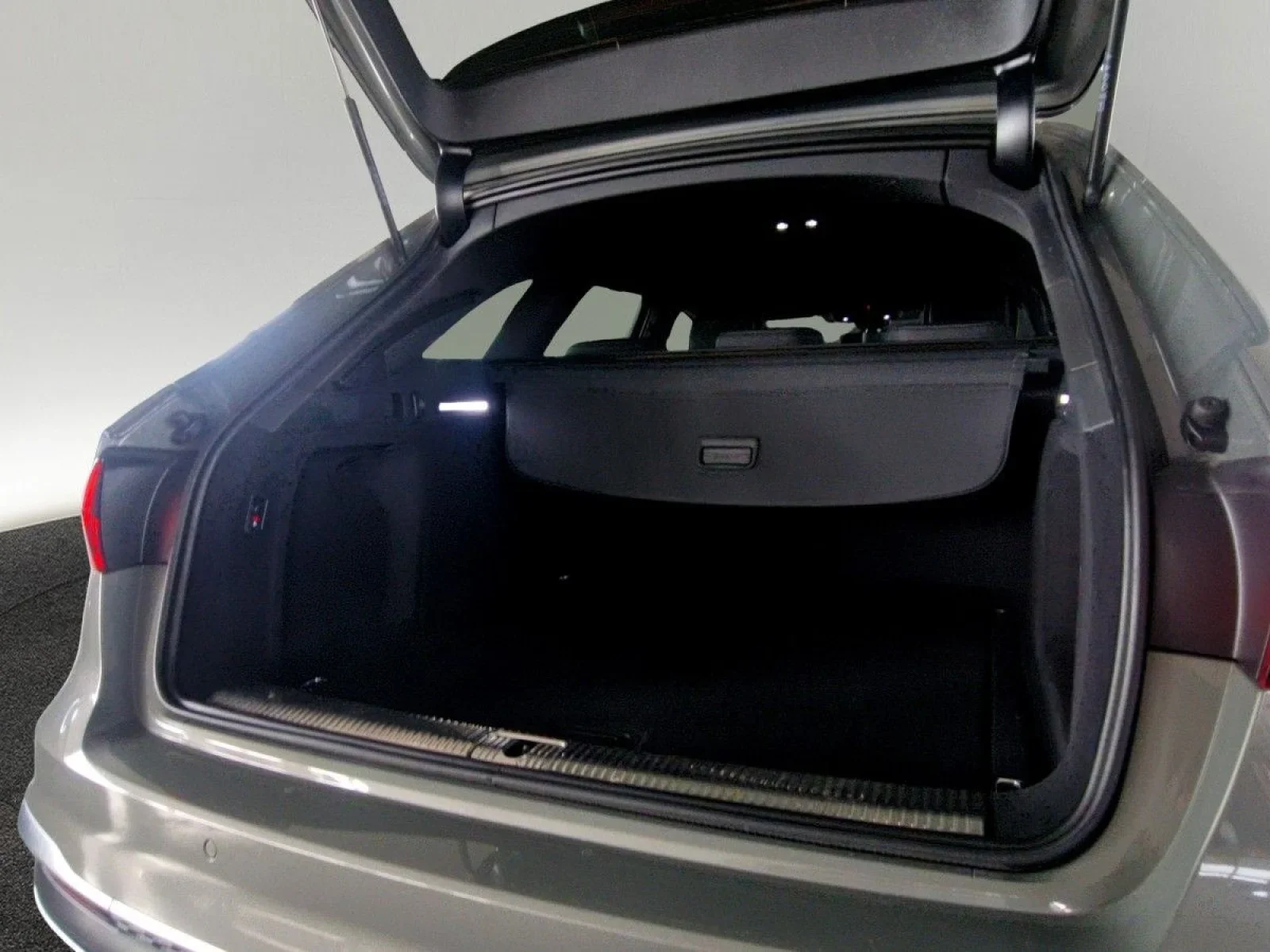 Audi A4 Avant S-Line 40 TFSI AHK LED NAVI+ PDC SHZ