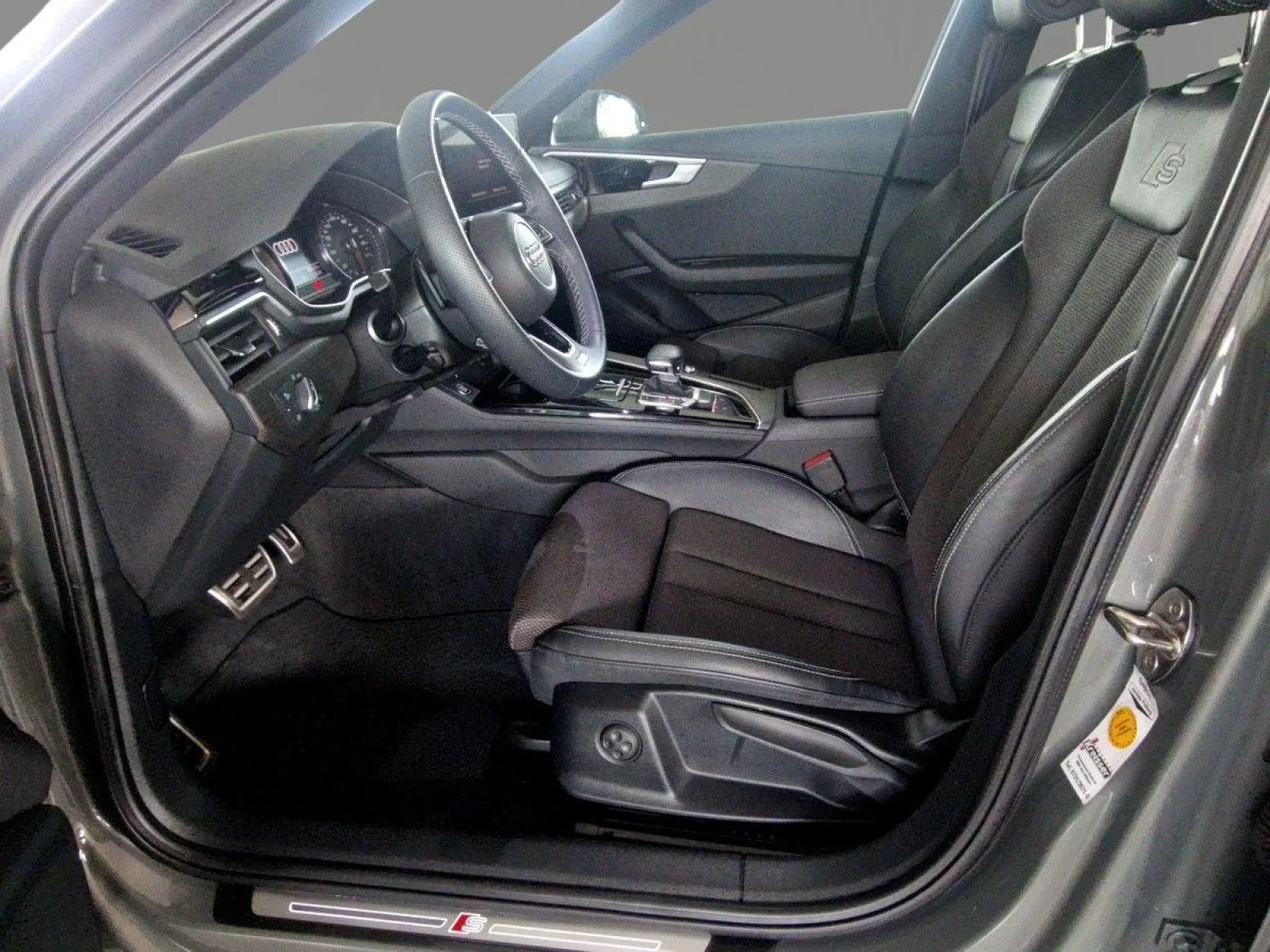 Audi A4 Avant S-Line 40 TFSI AHK LED NAVI+ PDC SHZ
