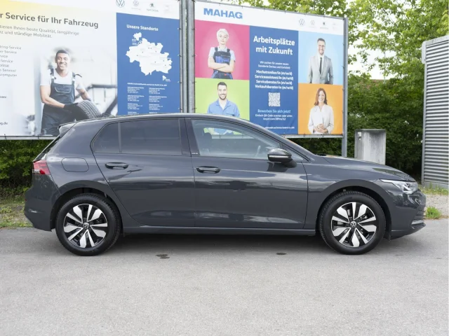 Volkswagen Golf VIII MOVE 2.0 TDI LED Navi ParkPilot App DSG