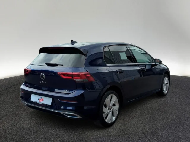 Volkswagen Golf 8 Style 1.5 ETSI DSG STANDHZ AHK HARMAN LED+