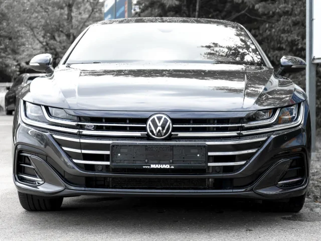 Volkswagen Arteon Shooting Brake 2.0 TDI R-LINE LEDER IQ.LIGHT NaviPro 360° EasyOpen ACC DCC 19"