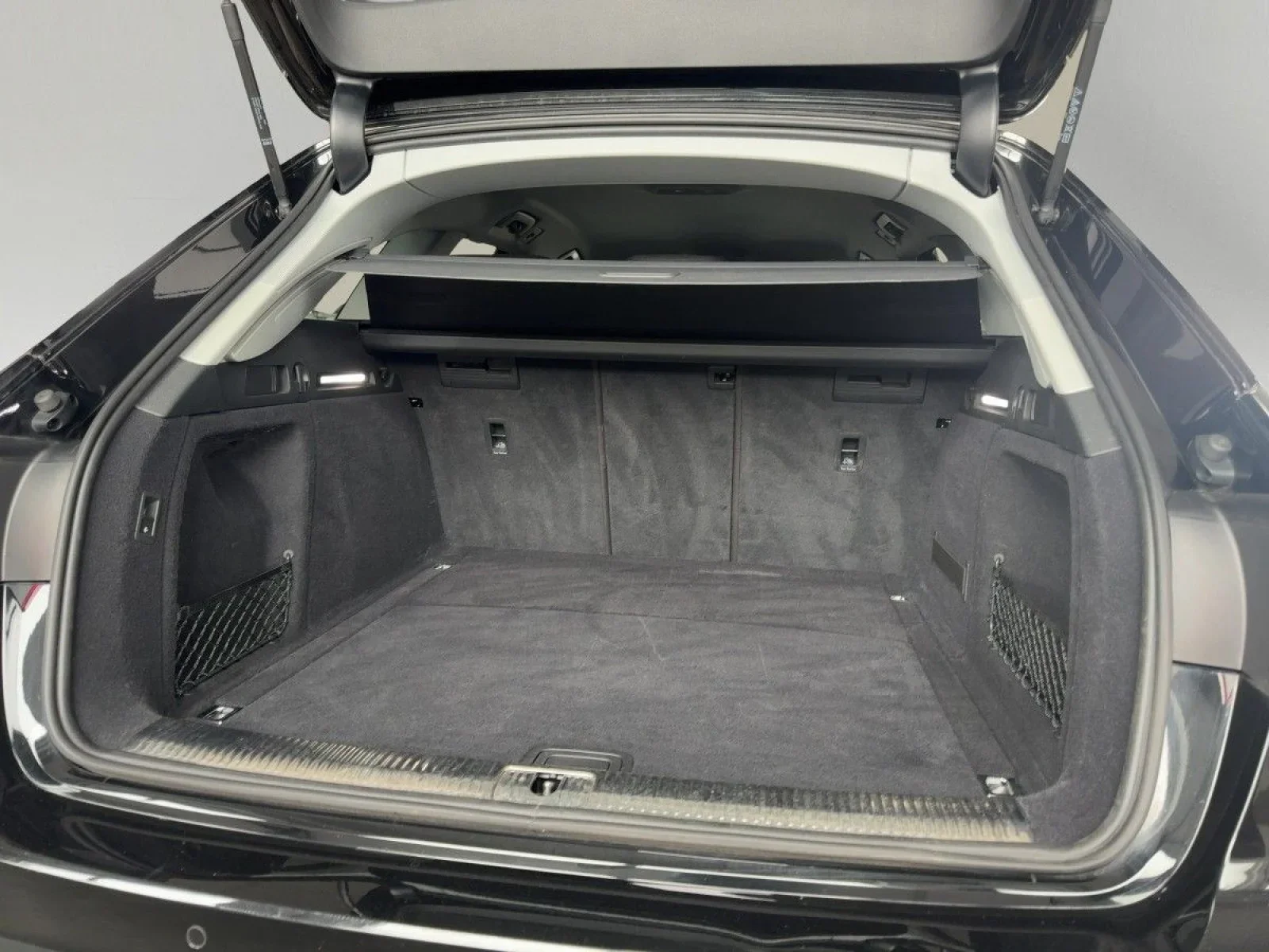 Audi A4 Avant Advanced 40 TDI AHK LED NAVI+ SHZ