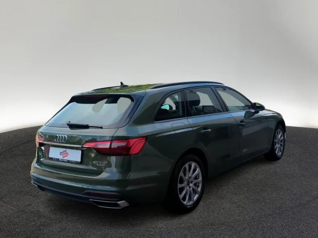 Audi A4 Avant 40 TDI Quattro S Tronic AHK LED NAV+