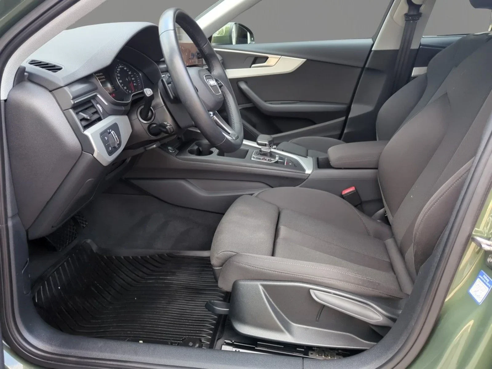 Audi A4 Avant 40 TDI Quattro S Tronic AHK LED NAV+