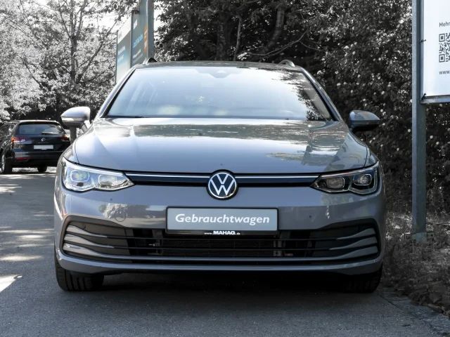 Volkswagen Golf VIII Variant Life 1.5 TSI IQ.Light Navi Pano APP DSG