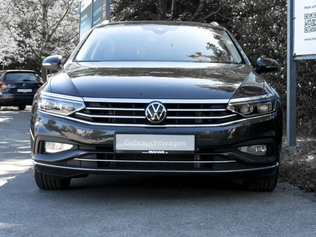 Volkswagen Passat Variant Elegance 2.0 TDI IQ.Light IQ.Drive Pano Navi ParkAssist RearView H&K EKlappe App DSG