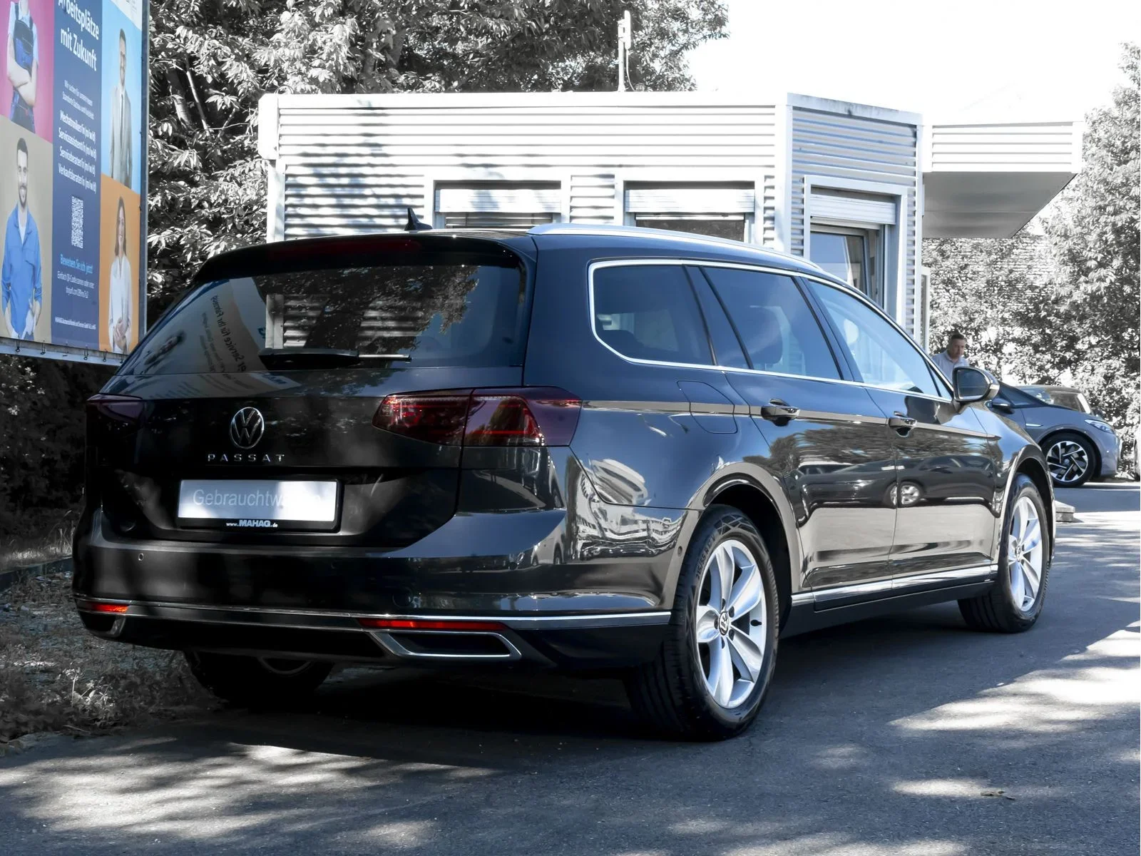 Volkswagen Passat Variant Elegance 2.0 TDI IQ.Light IQ.Drive Pano Navi ParkAssist RearView H&K EKlappe App DSG
