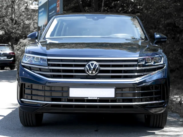Volkswagen Touareg Elegance 3.0 TDI 4Mot Leder IQ.Light Navi AHK ParkAssist RearView