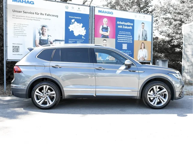 Volkswagen Tiguan Allspace R-Line 2.0 TSI 4Mot 7Sitzer Leder IQ.Light IQ.Drive Navi AHK EKlappe APP DSG
