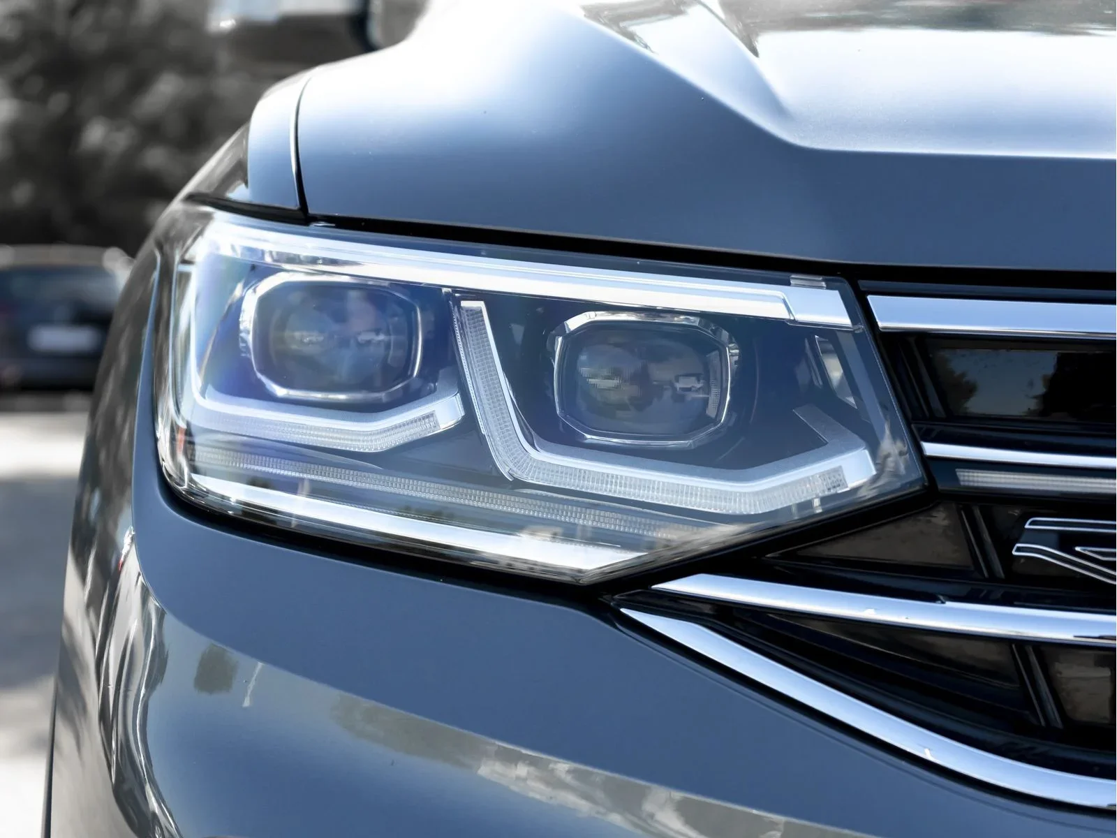 Volkswagen Tiguan Allspace R-Line 2.0 TSI 4Mot 7Sitzer Leder IQ.Light IQ.Drive Navi AHK EKlappe APP DSG