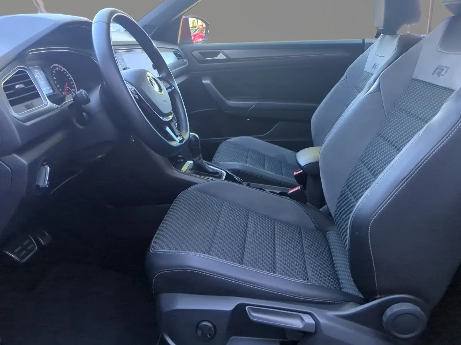 Volkswagen T-Roc Cabrio R-Line 1.5 TSI DSG LED NAV 19" ACC