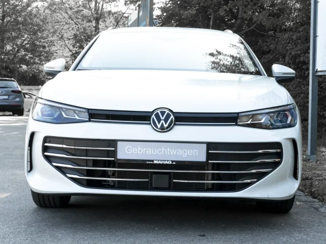 Volkswagen Passat Variant Business 1.5 ETSI LED Navi HuD ParkAssist+ RearView DSG