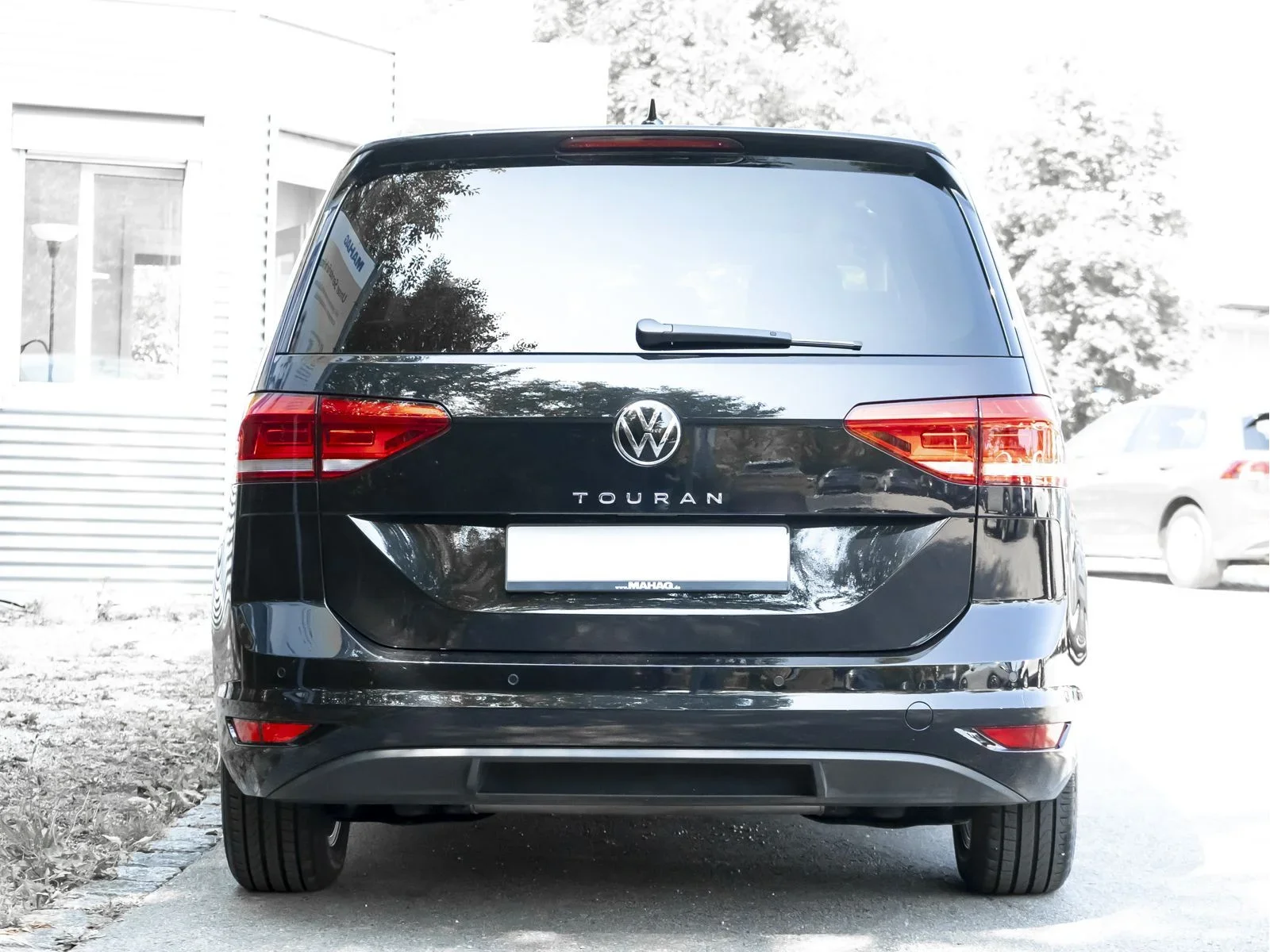 Volkswagen Touran Comfortline 1.5 TSI 7Sitzer LED Navi Pano AHK Standhz ParkPilot