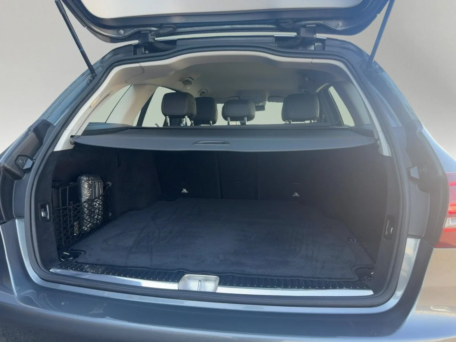 Mercedes-Benz C 200 T Exclusive AHK LED-HIGH NAV KAM PDC SHZ