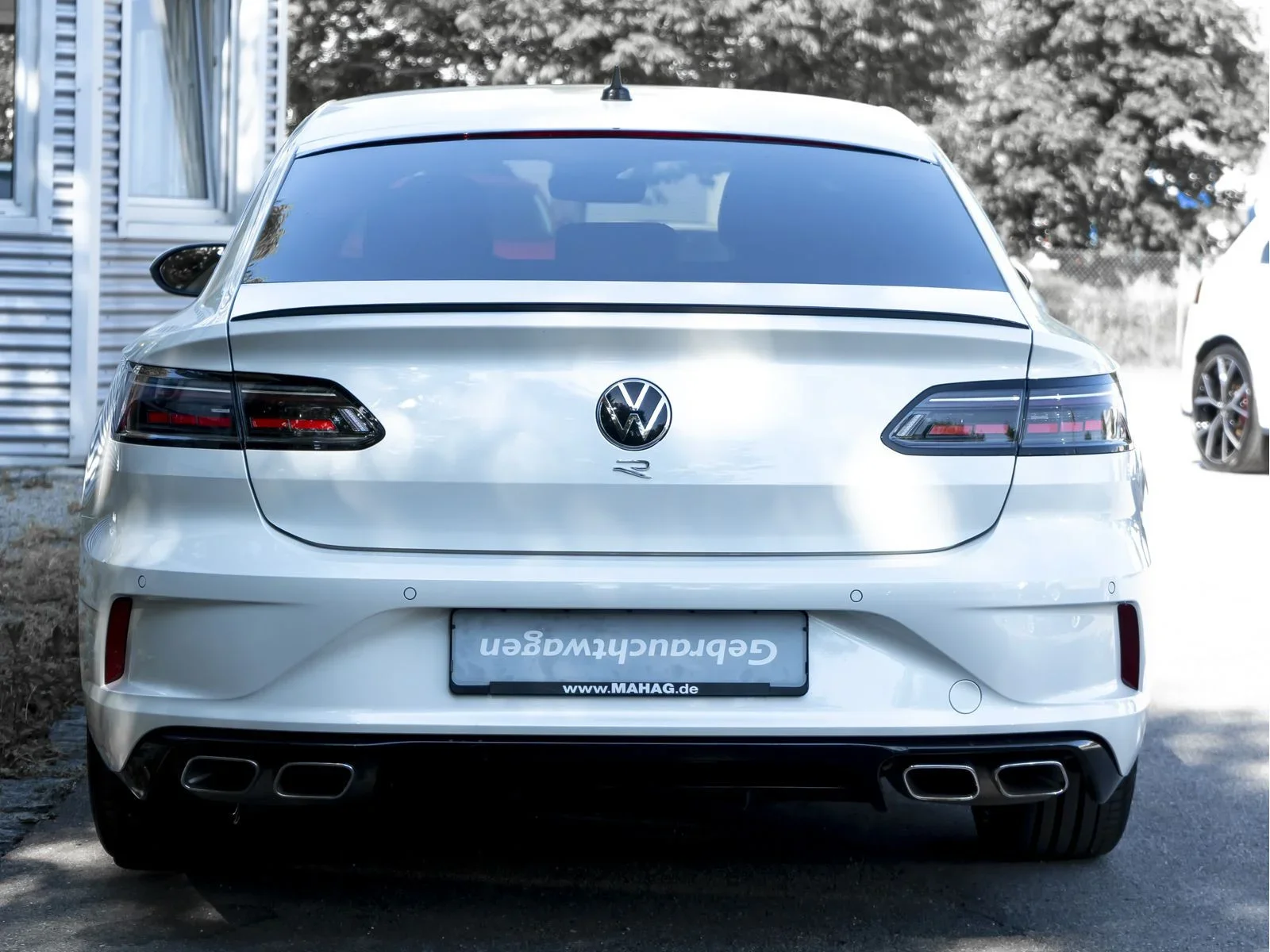 Volkswagen Arteon R 2.0 TSI 4Mot IQ.Light Navi Pano EKlappe ParkAssist RearView APP DSG