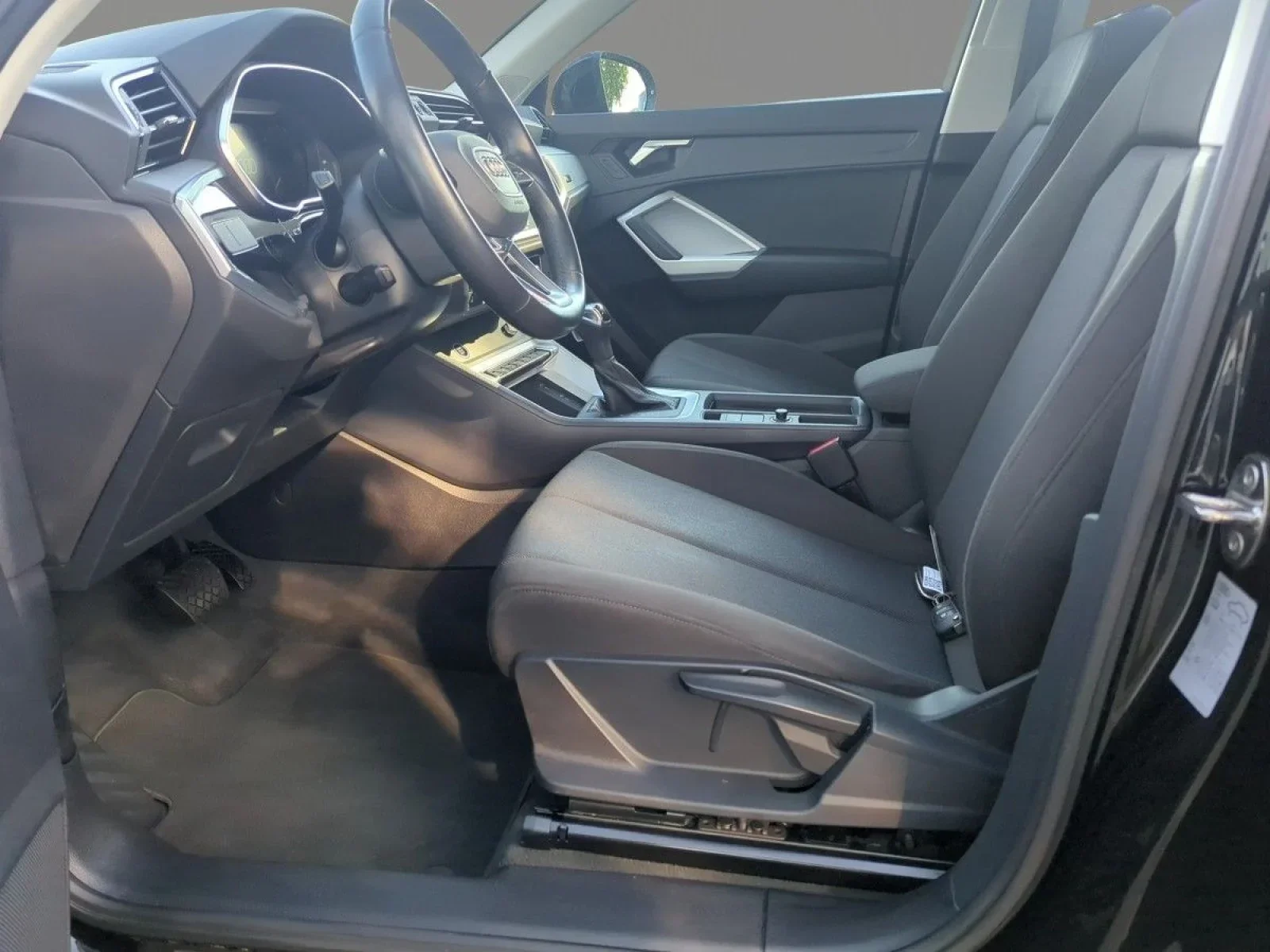 Audi Q3 45 TFSI E LED NAV PDC SHZ EL-HECKKL. VIRTUAL
