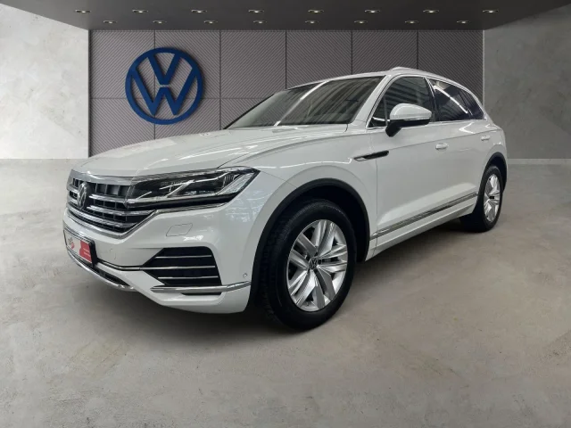 Volkswagen Touareg 4Motion 3.0 TDI Tiptronic Navi Leder Rückfahrkamera ACC DAB+