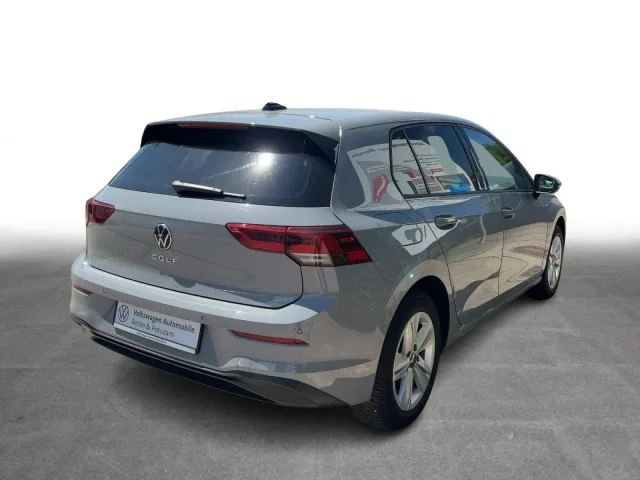 Volkswagen Golf VIII 1.0 TSI Life Navi LED SHZ ACC PDC