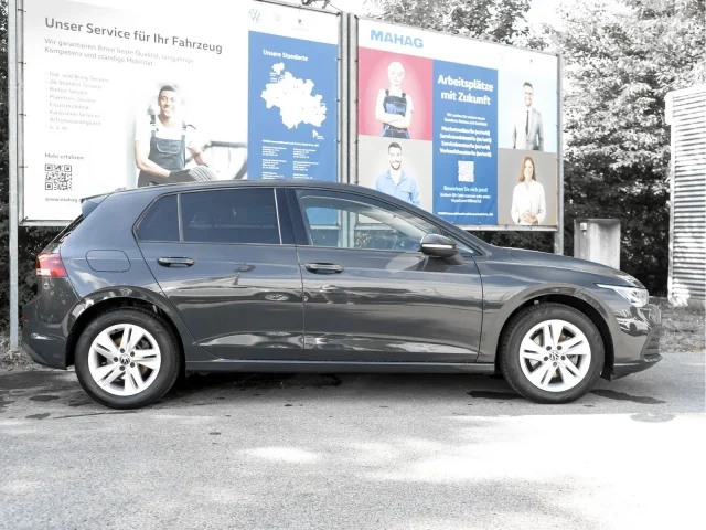 Volkswagen Golf VIII Life 2.0 TDI LED Navi Sitzhz ParkPilot APP DSG