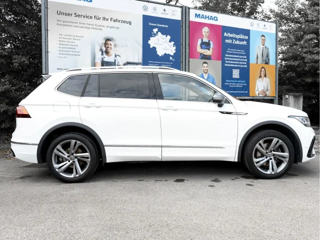 Volkswagen Tiguan Allspace R-Line 2.0 TSI IQ.Light Navi AHK HuD ParkPilot RearView APP DSG