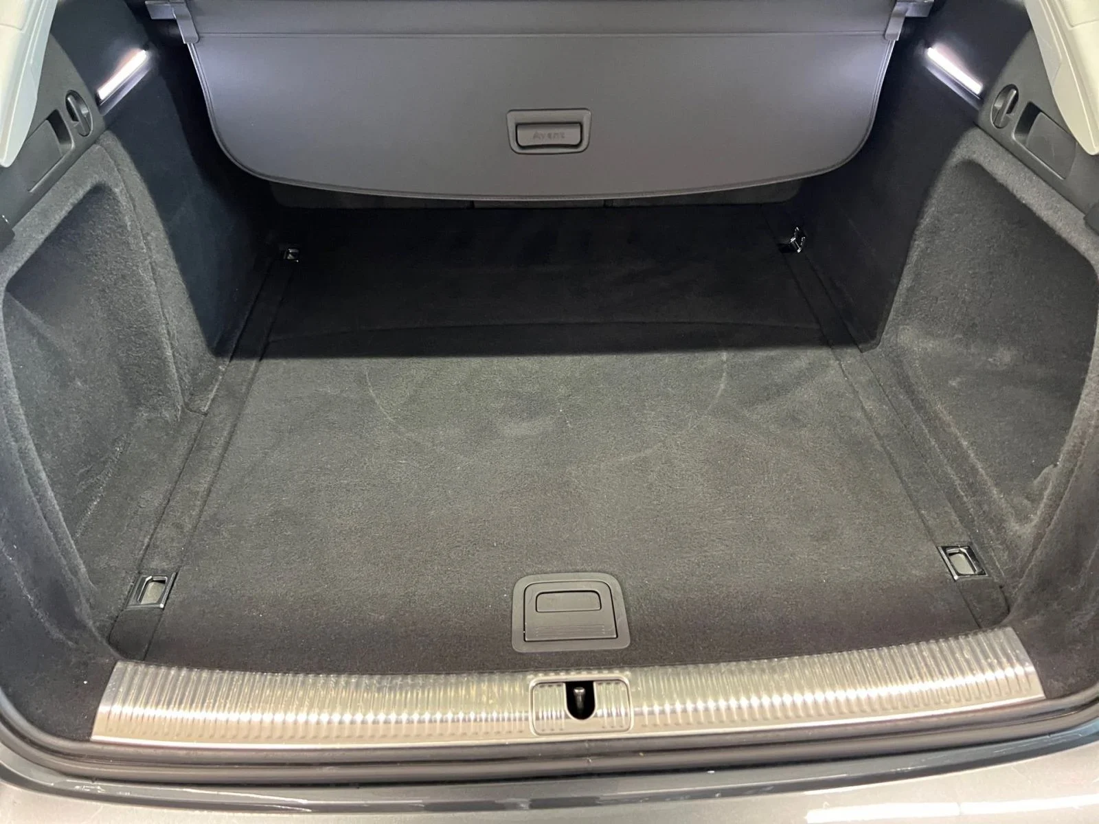 Audi A4 Avant 40 TDI S Tronic S Line Navi Pano Matrix-LED PDC Sitzheizung