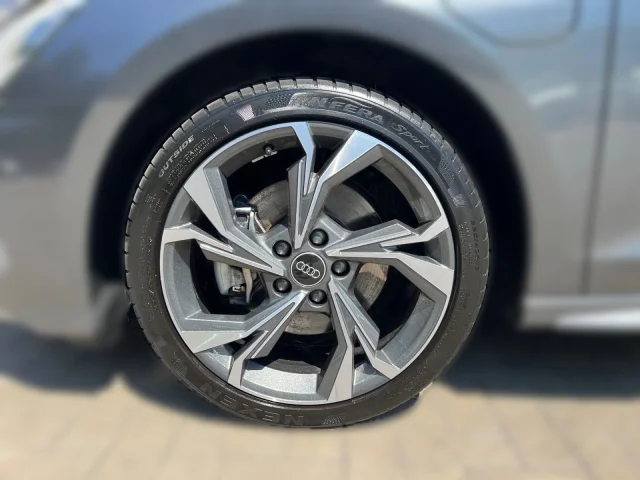 Audi A3 Sportback 40 TFSI E S Tronic S Line LED Navi Panoroma Tempomat DAB
