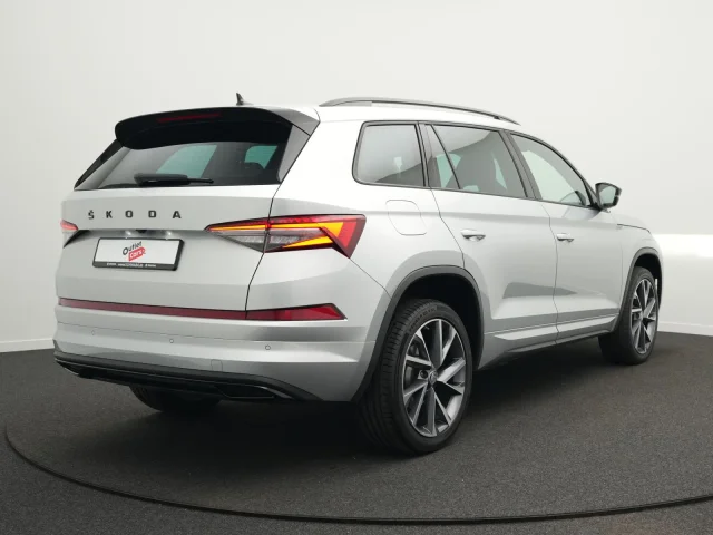 Škoda Kodiaq Sportline 2.0TDI 4x4 DSG PANO*AHK*KAM*20"