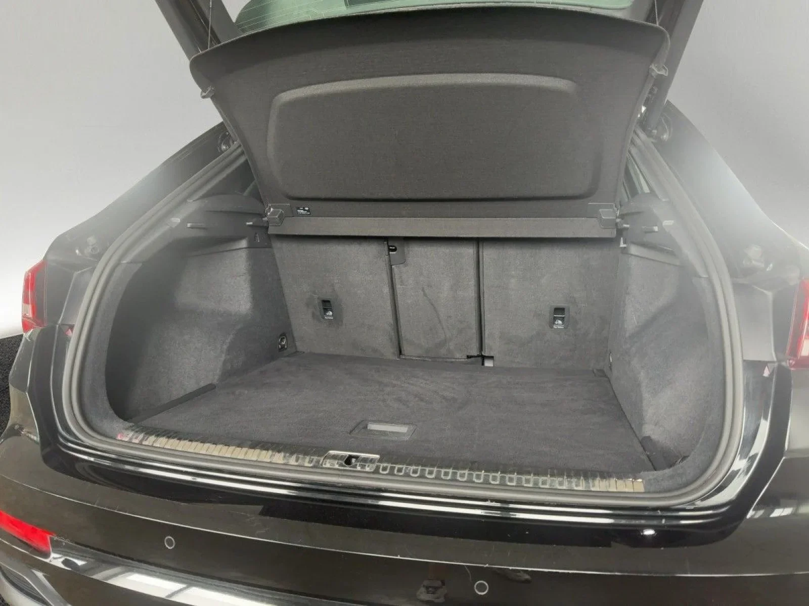 Audi Q3 35 TDI Quattro S-Line BLACK KAM NAVI+ SHZ