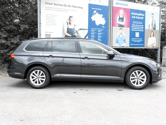 Volkswagen Passat Variant Business 1.5 TSI AHK LED Navi ParkPilot App DSG