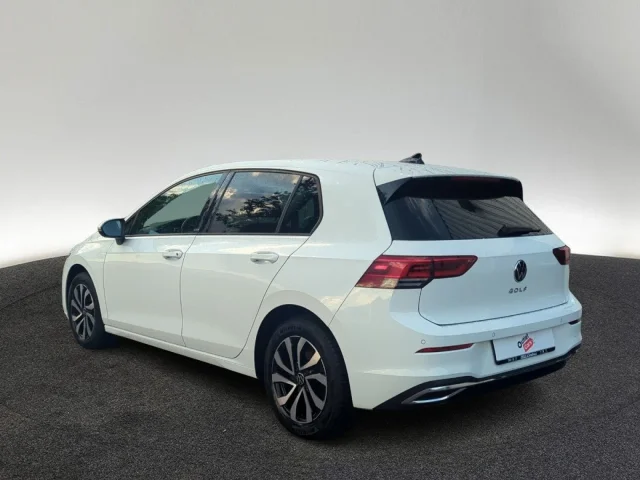 Volkswagen Golf 8 Active 2.0 TDI DSG LED NAV AHK ACC DAB+