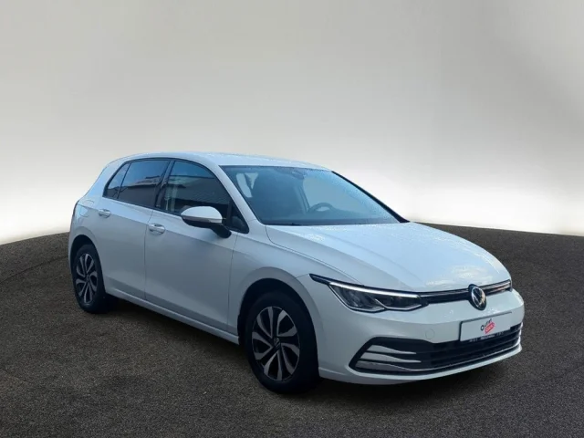 Volkswagen Golf 8 Active 2.0 TDI DSG LED NAV AHK ACC DAB+