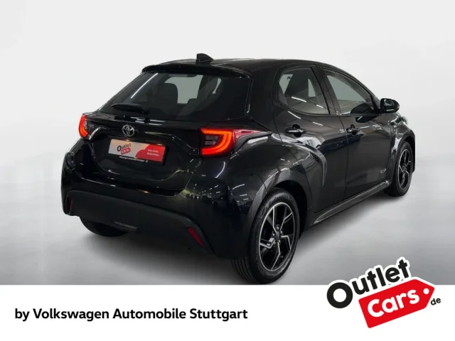 Toyota Yaris 1.5 Dual-VVT-iE Club Navi Kamera LED ACC