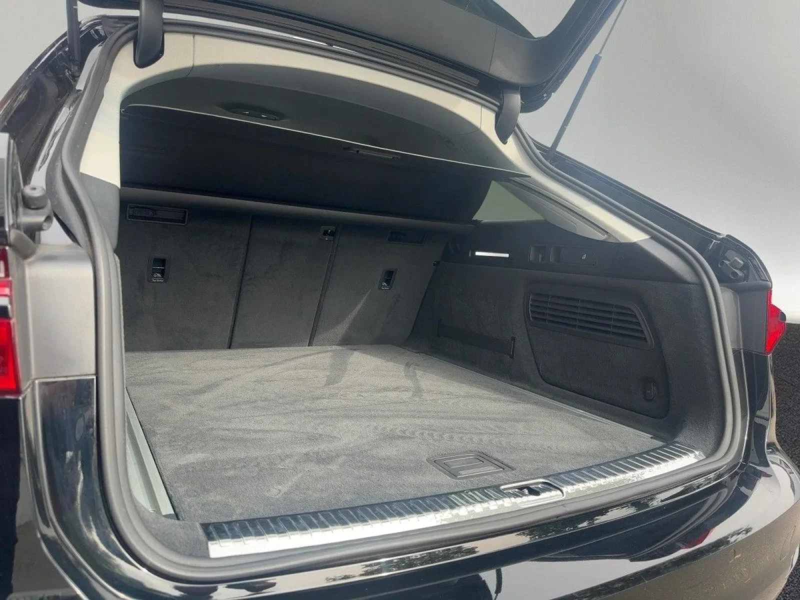 Audi A6 Avant Sport 40 TDI Qu. S Tronic AHK NAV+ KAM