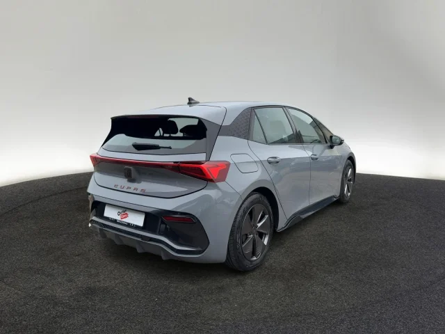 Cupra Born 150 KW LED PDC SHZ 18" KEYLESS APP DAB