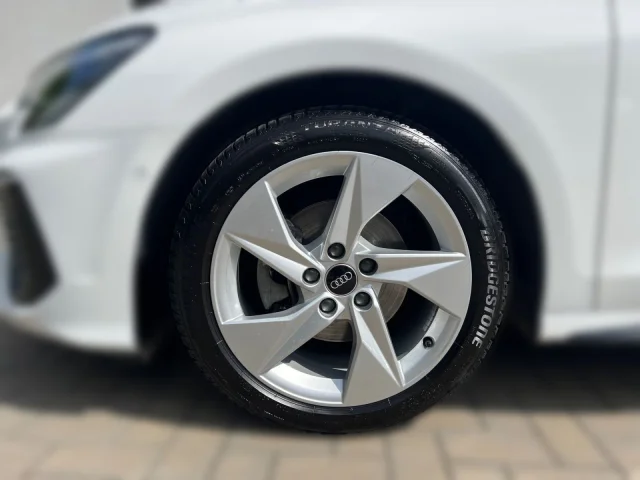 Audi A3 Sportback 35 TFSI S Line LED Navi Tempomat DAB VC PDC Sitzheizung