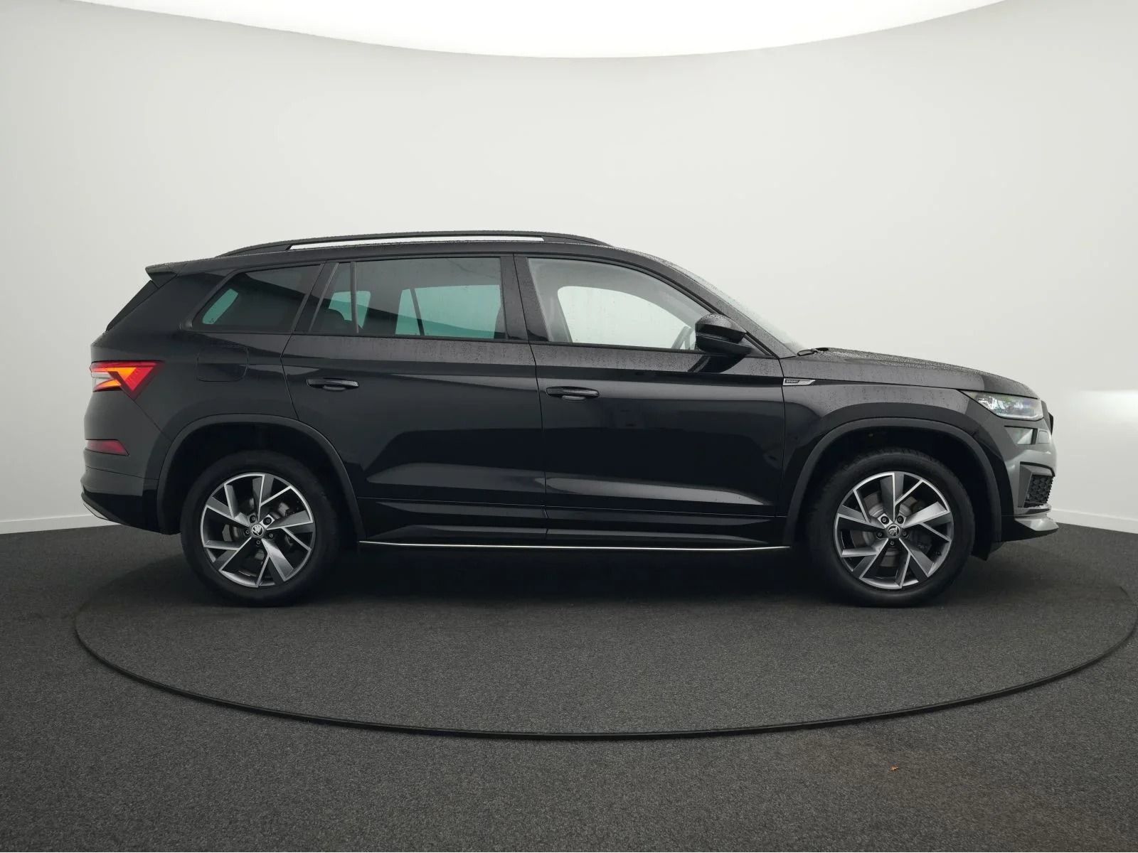 Škoda Kodiaq Sportline 2.0 TDI 4x4 AHK*KAM*ACC*NAV*19"