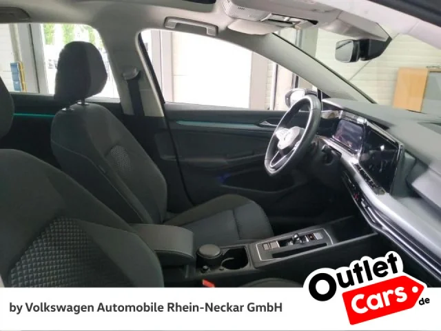 Volkswagen Golf VIII Active 2.0 TDI Panoramadach Automatik LED Kamera