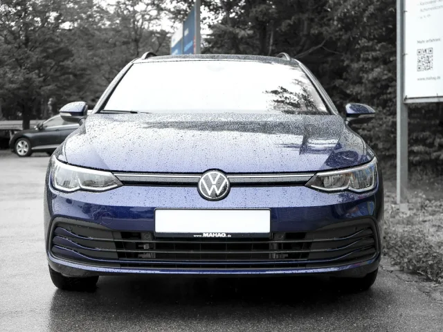 Volkswagen Golf VIII Variant Life 1.5 TSI LED ParkPilot App 6-Gang