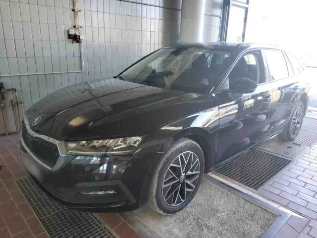 Škoda Octavia Combi CLEVER 2.0 TDI DSG LED NAV KAM SHZ