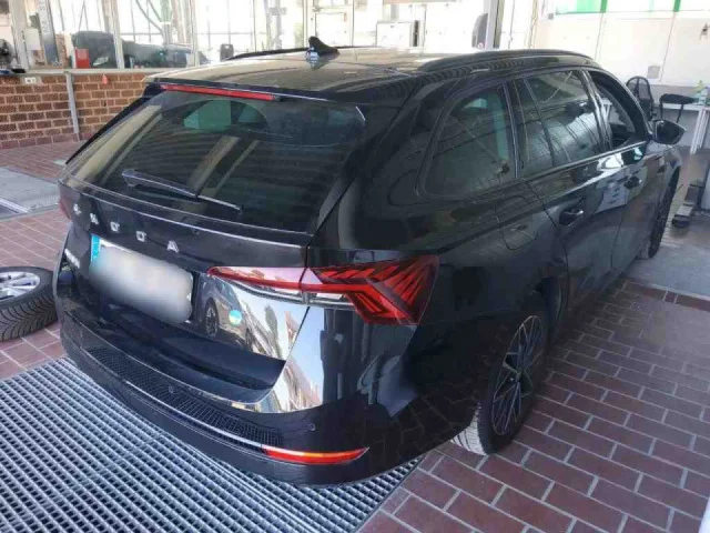 Škoda Octavia Combi CLEVER 2.0 TDI DSG LED NAV KAM SHZ