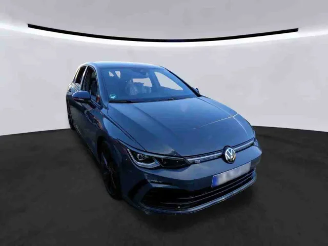 Volkswagen Golf 8 R-LINE BLACK 1.5 ETSI DSG AHK IQ.LED NAVI