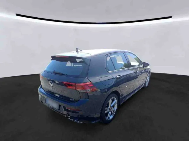 Volkswagen Golf 8 R-LINE 1.5 ETSI DSG NAVIPRO H/K LED SHZ