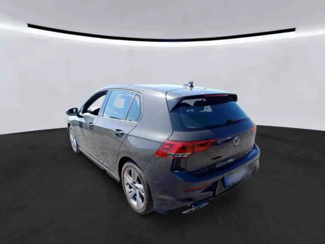 Volkswagen Golf 8 R-LINE 1.5 ETSI DSG NAVIPRO H/K LED SHZ