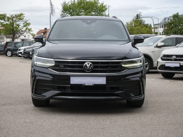 Volkswagen Tiguan 2.0 TDI R-Line BlackStyle LED Navi ParkPilot App DSG